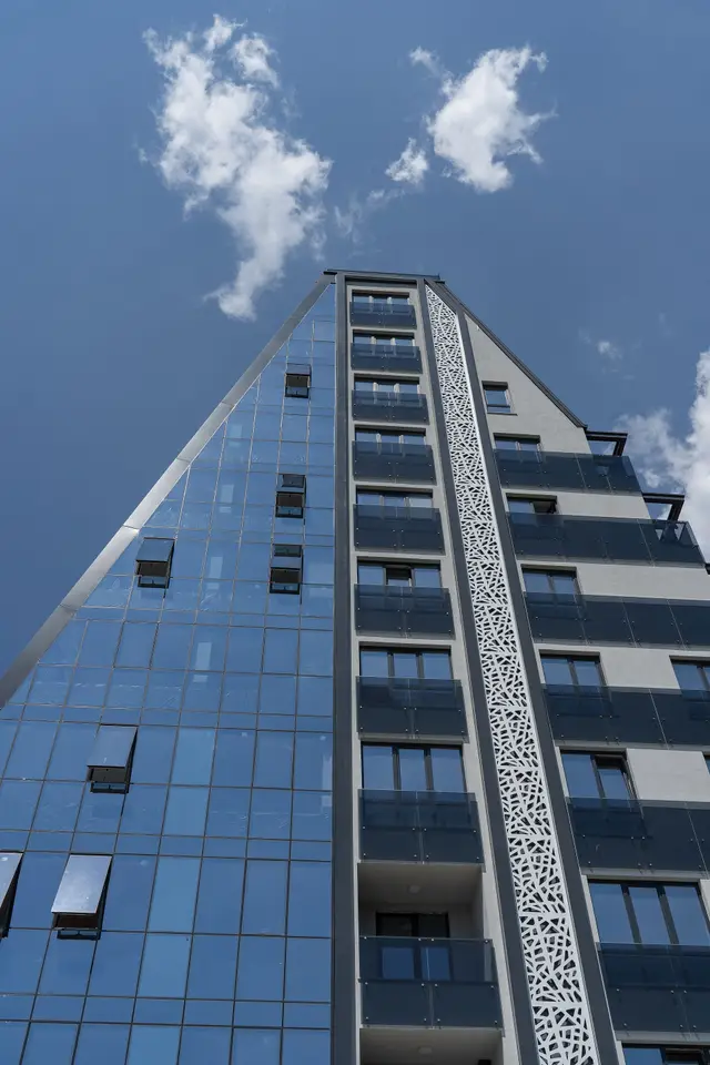 Жилищна сграда, ул. „Мир“ 73 — снимка 2